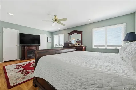 648 Nassau Avenue Freeport NY 11520