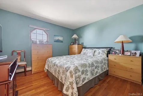 648 Nassau Avenue Freeport NY 11520