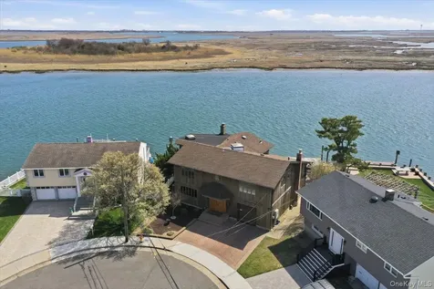 648 Nassau Avenue Freeport NY 11520