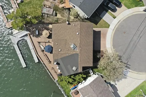648 Nassau Avenue Freeport NY 11520