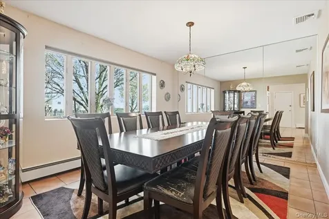 648 Nassau Avenue Freeport NY 11520