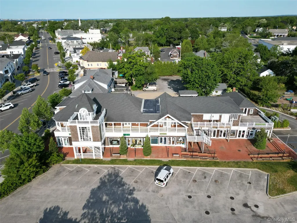 132 Main Street Westhampton Beach NY 11978
