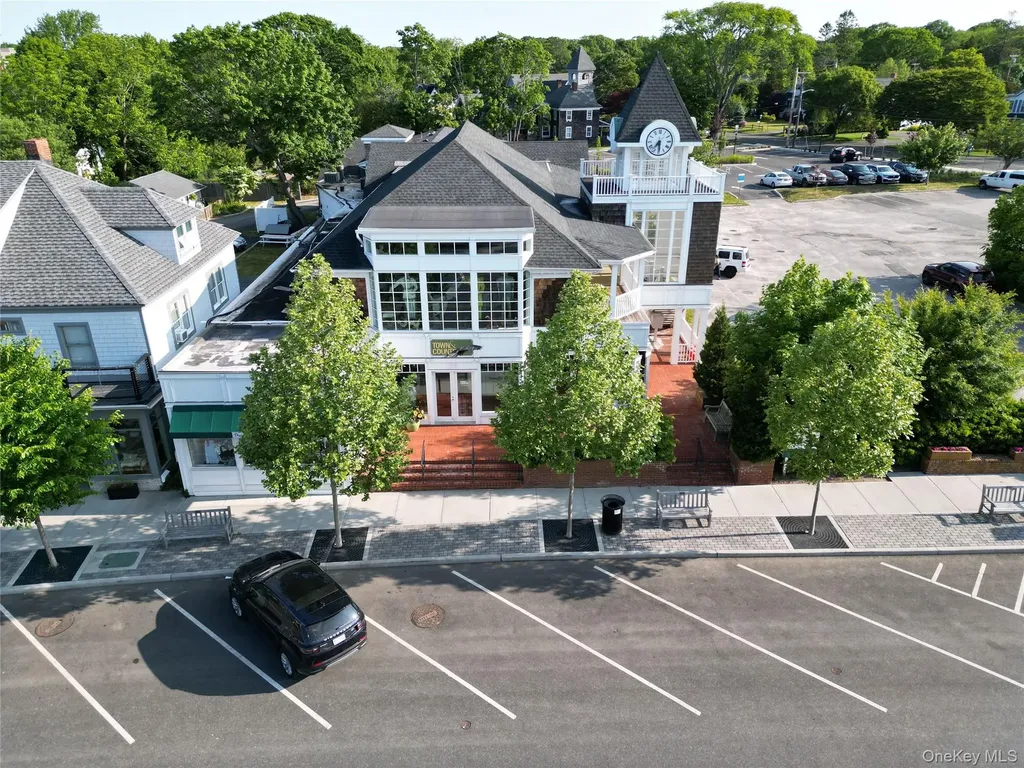 132 Main Street Westhampton Beach NY 11978