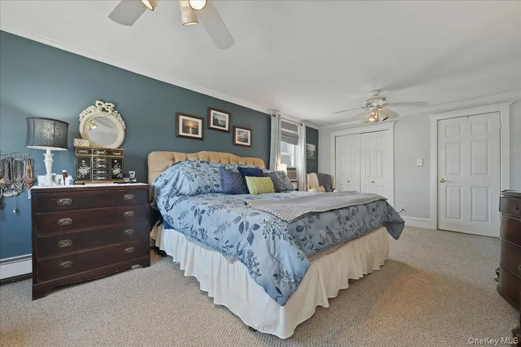 197 S 4th Street Lindenhurst NY 11757