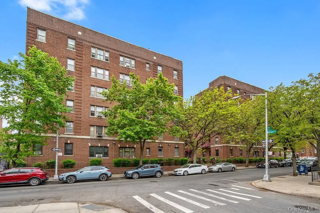 155-01 90th Jamaica NY 11432