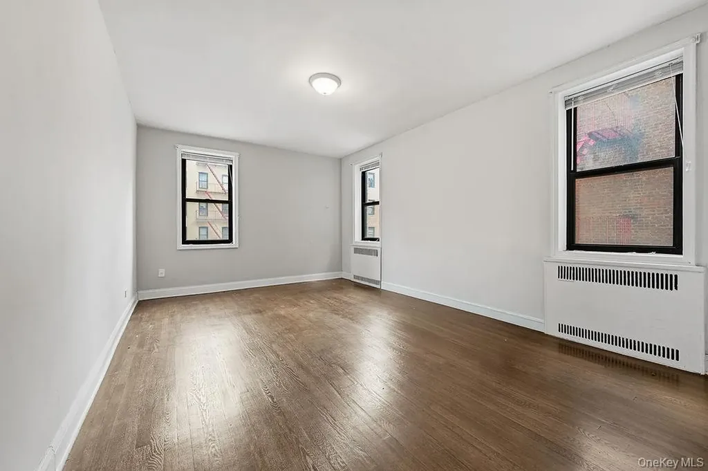 155-01 90th Jamaica NY 11432