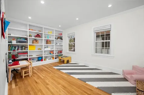 19 Nassau Road Larchmont NY 10538