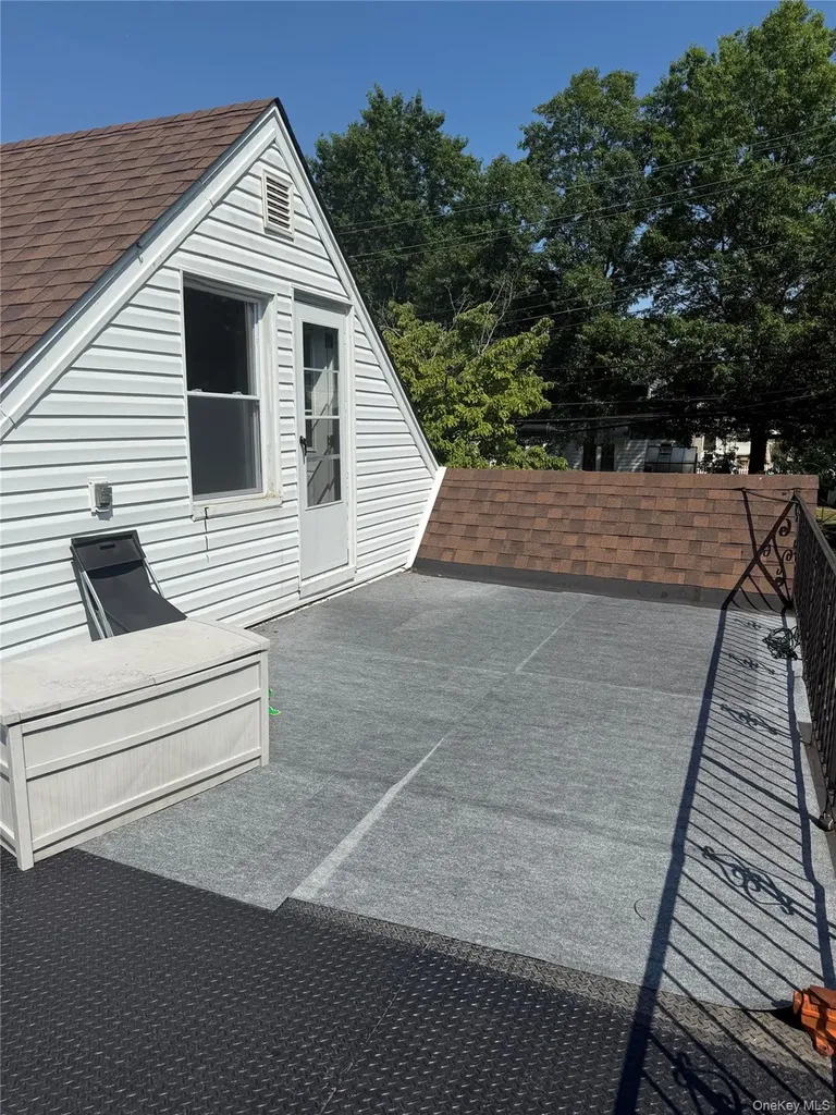 203-06 53rd Avenue Bayside NY 11364