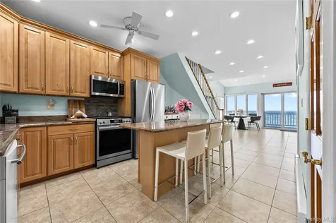 11 Pine Lane Bayville NY 11709