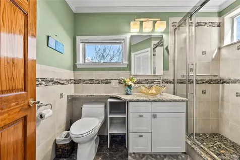 11 Pine Lane Bayville NY 11709