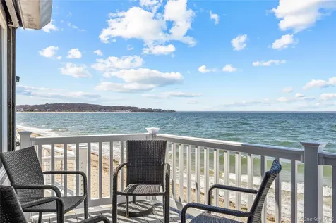 11 Pine Lane Bayville NY 11709