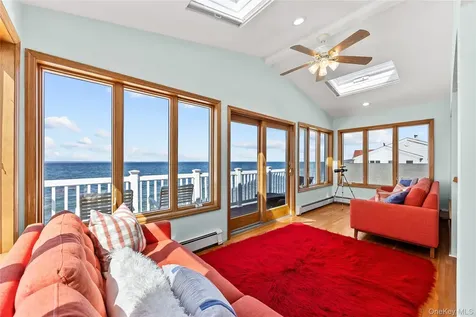 11 Pine Lane Bayville NY 11709