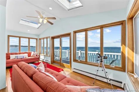 11 Pine Lane Bayville NY 11709