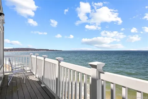11 Pine Lane Bayville NY 11709