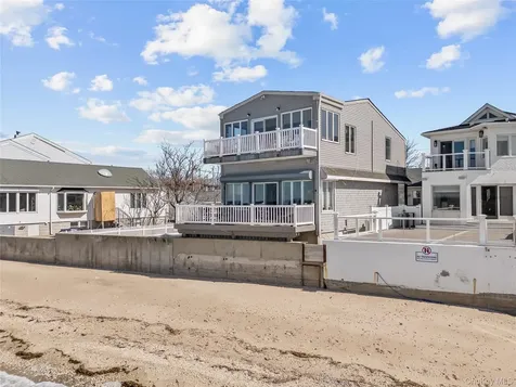 11 Pine Lane Bayville NY 11709