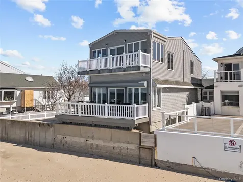 11 Pine Lane Bayville NY 11709