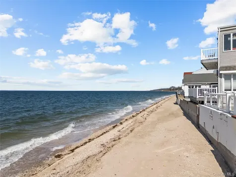 11 Pine Lane Bayville NY 11709