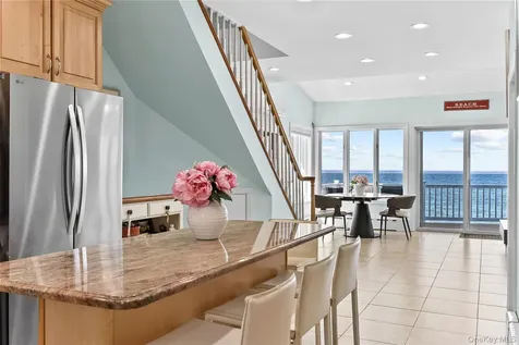 11 Pine Lane Bayville NY 11709