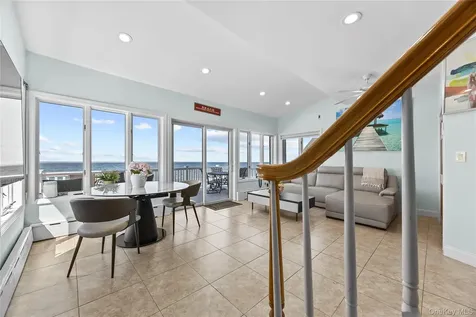 11 Pine Lane Bayville NY 11709