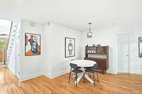 60 Hillside Lane New Rochelle NY 10804