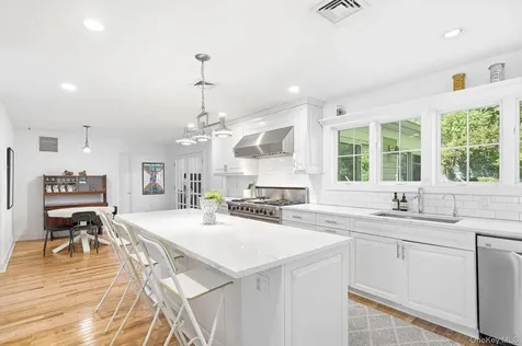 60 Hillside Lane New Rochelle NY 10804