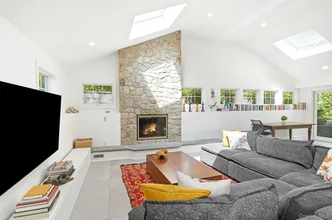 60 Hillside Lane New Rochelle NY 10804