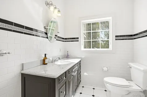 60 Hillside Lane New Rochelle NY 10804