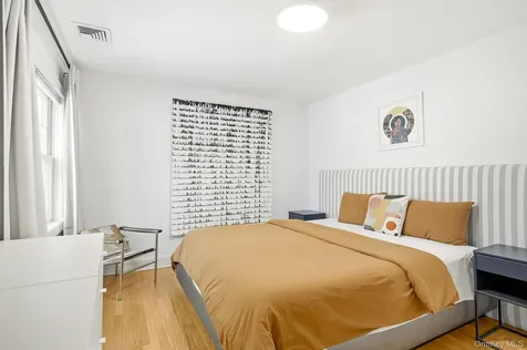60 Hillside Lane New Rochelle NY 10804