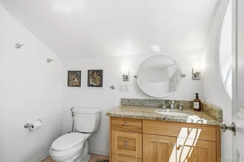 60 Hillside Lane New Rochelle NY 10804
