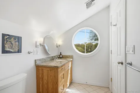 60 Hillside Lane New Rochelle NY 10804