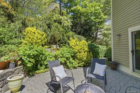 60 Hillside Lane New Rochelle NY 10804