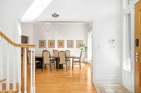 60 Hillside Lane New Rochelle NY 10804