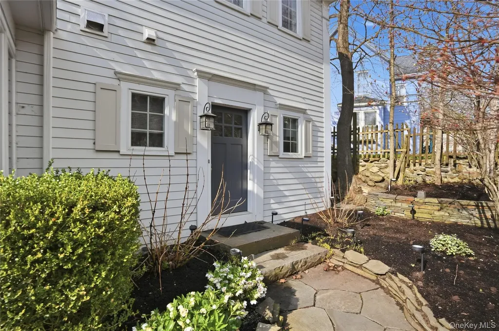 669 Route 213 Rosendale NY 12472