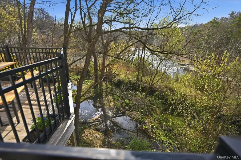 669 Route 213 Rosendale NY 12472