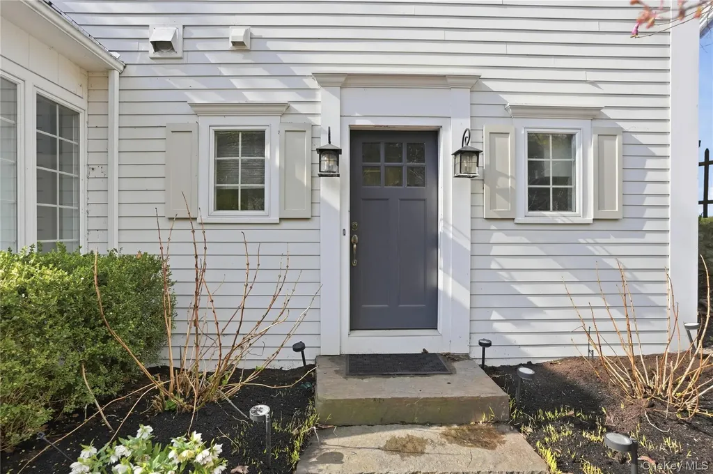 669 Route 213 Rosendale NY 12472