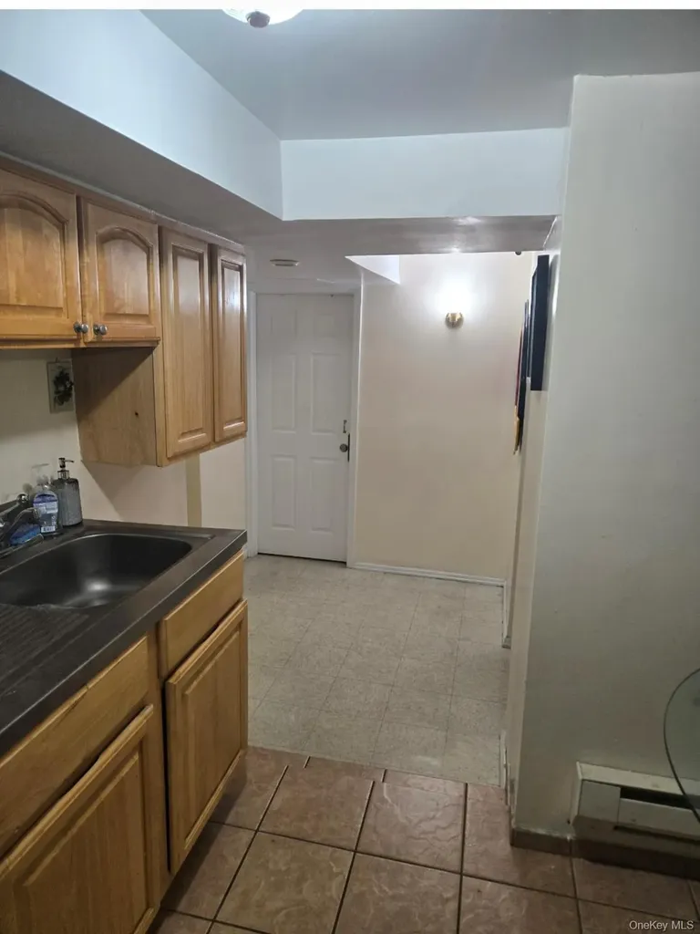 1011 Boston Road Bronx NY 10456