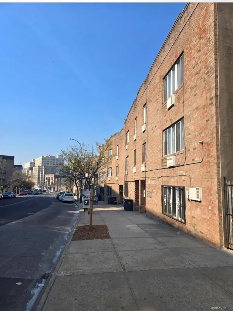 1011 Boston Road Bronx NY 10456