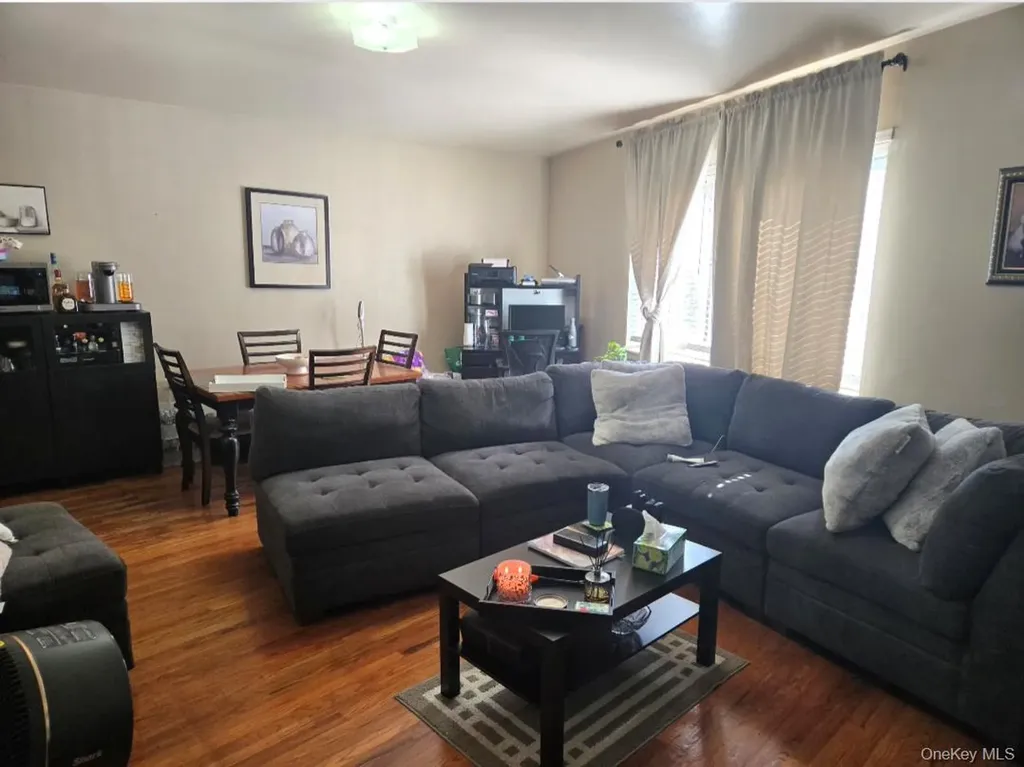 1011 Boston Road Bronx NY 10456