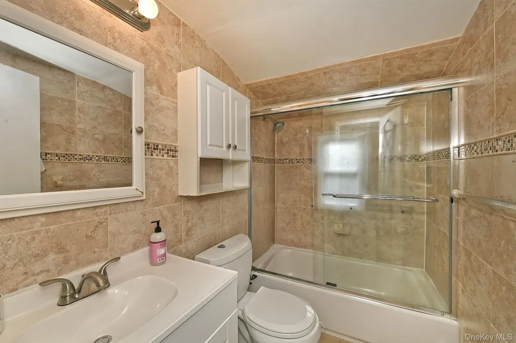 25 Lincoln Road N Plainview NY 11803