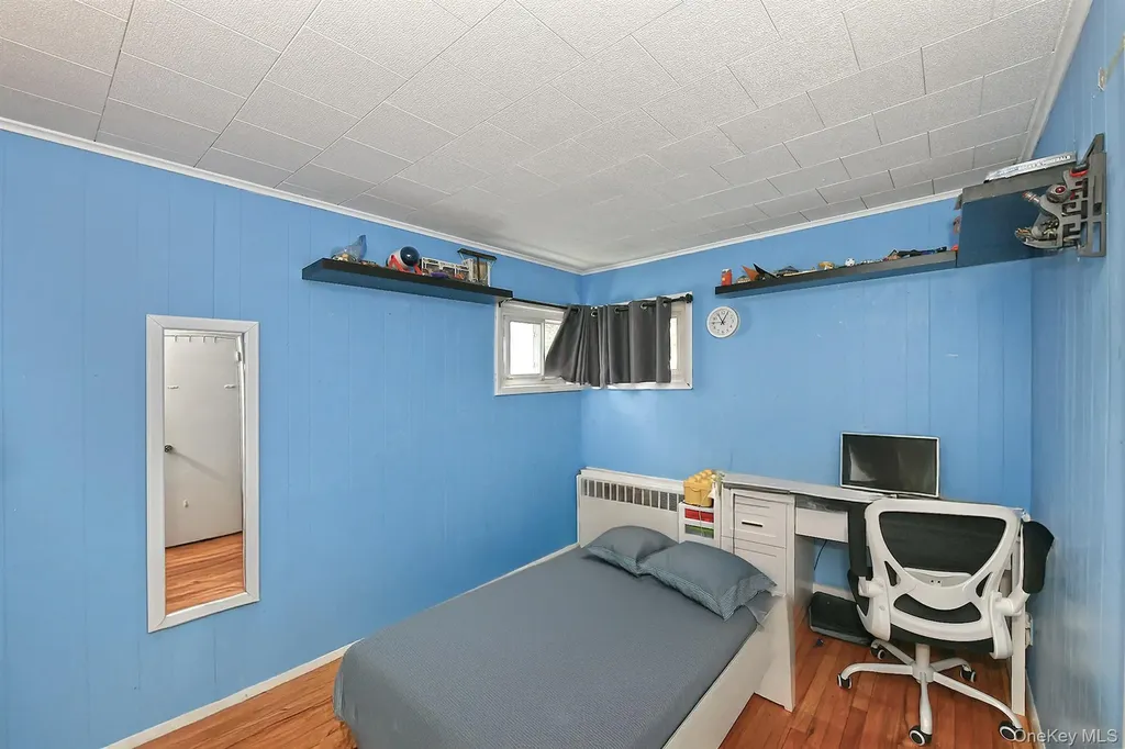 25 Lincoln Road N Plainview NY 11803