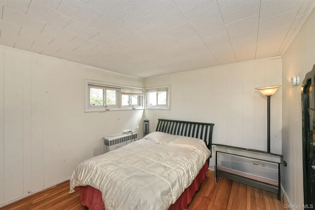 25 Lincoln Road N Plainview NY 11803