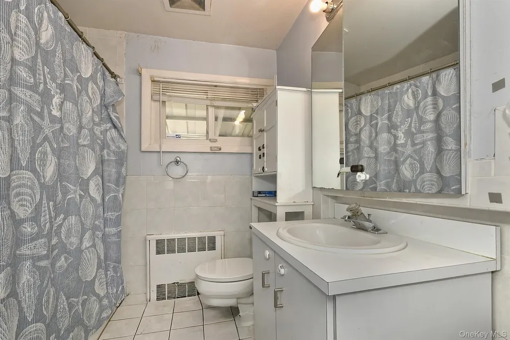 25 Lincoln Road N Plainview NY 11803