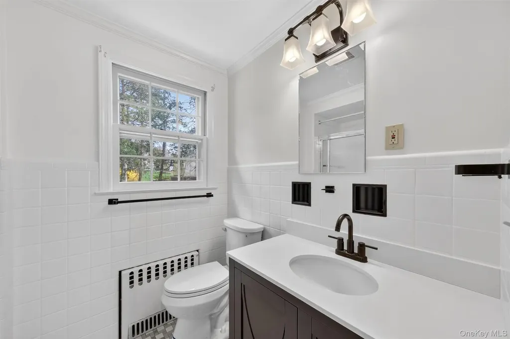 4 Scenic Drive Poughkeepsie NY 12603