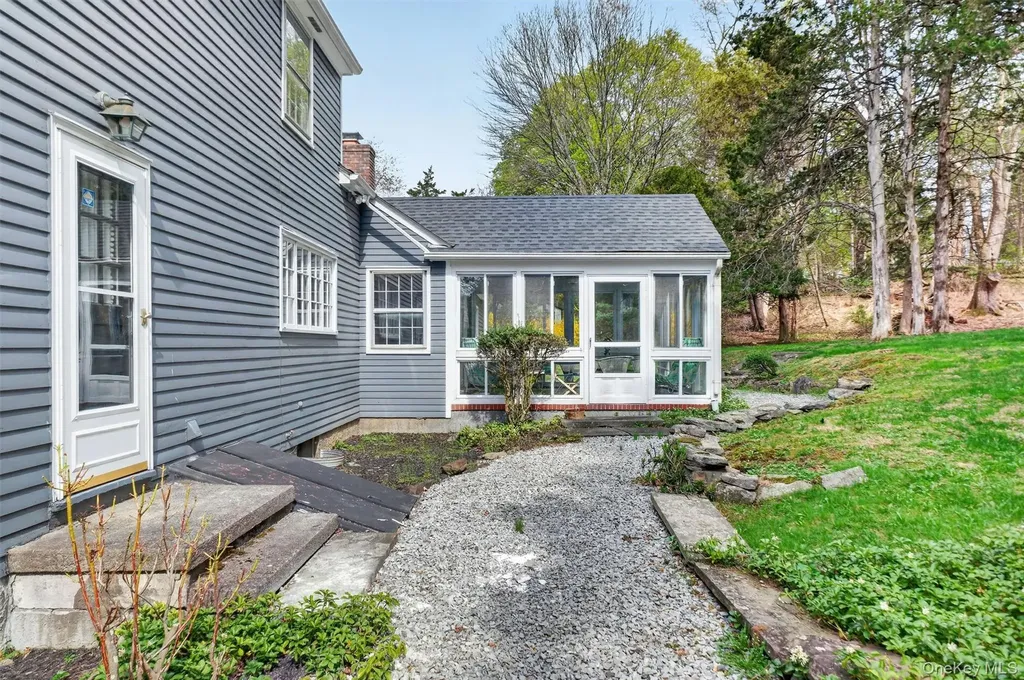 4 Scenic Drive Poughkeepsie NY 12603