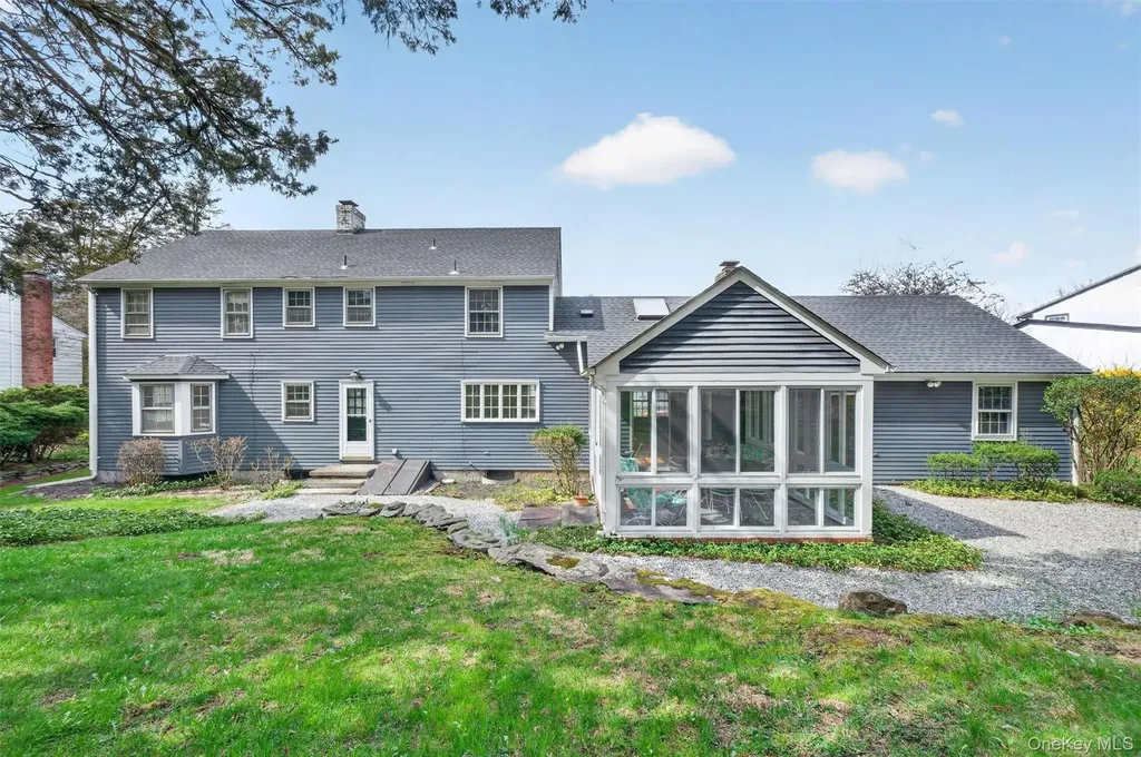4 Scenic Drive Poughkeepsie NY 12603