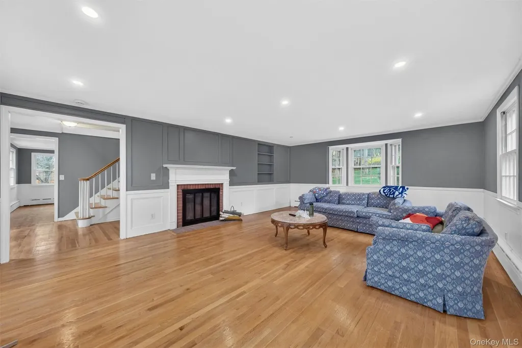4 Scenic Drive Poughkeepsie NY 12603