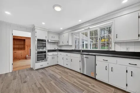 4 Scenic Drive Poughkeepsie NY 12603