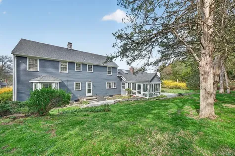 4 Scenic Drive Poughkeepsie NY 12603