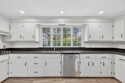 4 Scenic Drive Poughkeepsie NY 12603