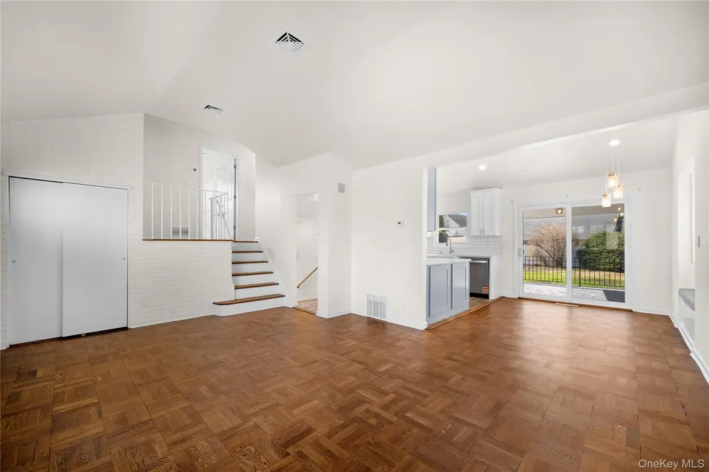 46 Elmtree Lane Jericho NY 11753